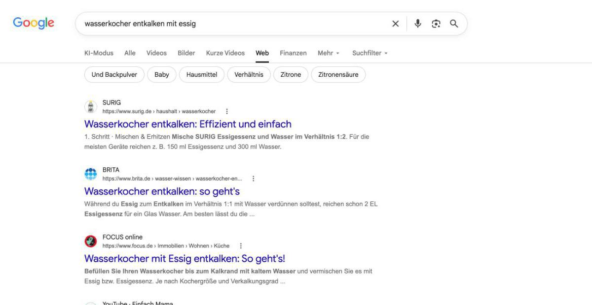 Dieselbe Suche auf google.de mit dem Parameter udm=14: Der Tab Web ist ausgewählt, die Seite zeigt nur klassische Ergebnisse ohne Übersicht mit KI, der Tab KI-Modus bleibt links sichtbar.
